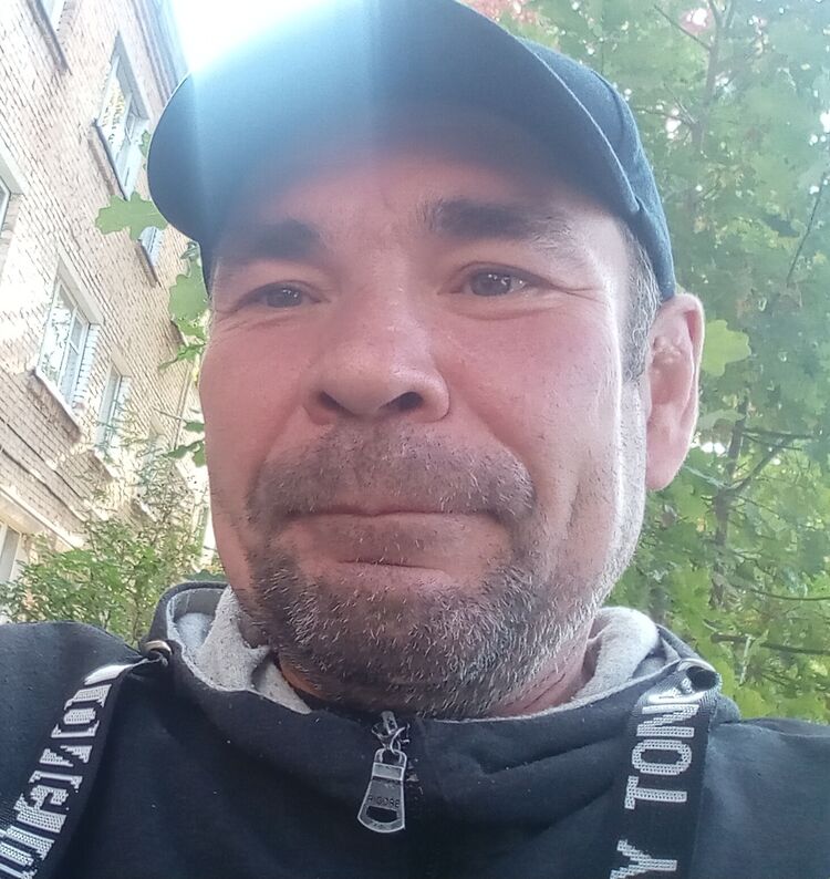  47139006  Ruslan, 45 ,    