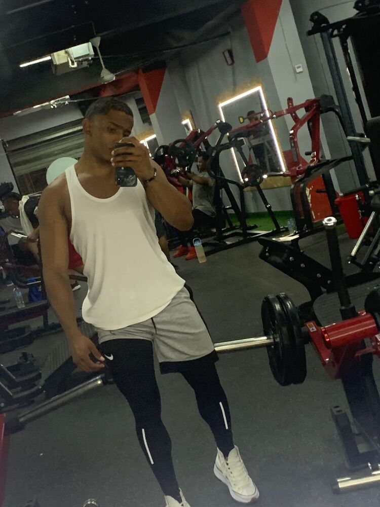  43546426  Manuel, 24 ,    