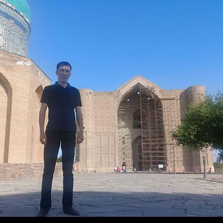  ,   Maks, 37 ,   ,   , c 