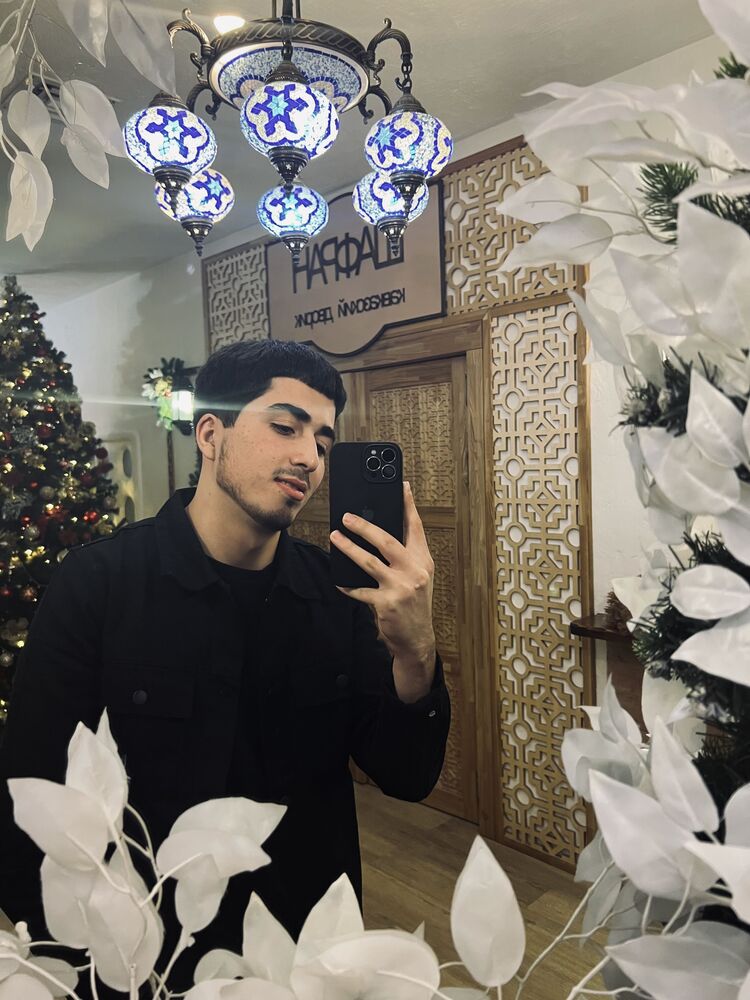  31819546  , 25 ,    -