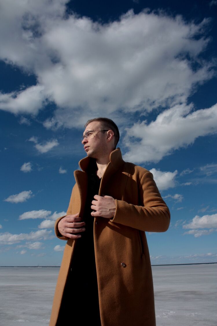  26205616  Anton S, 31 ,    -