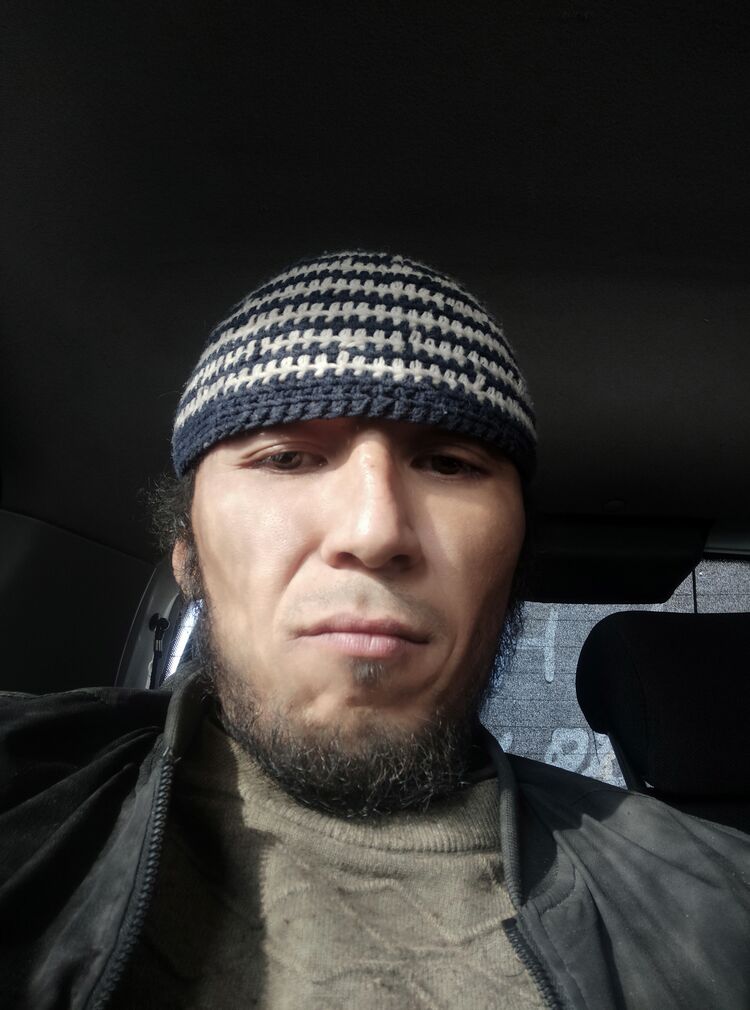  24663046  Bek, 34 ,    