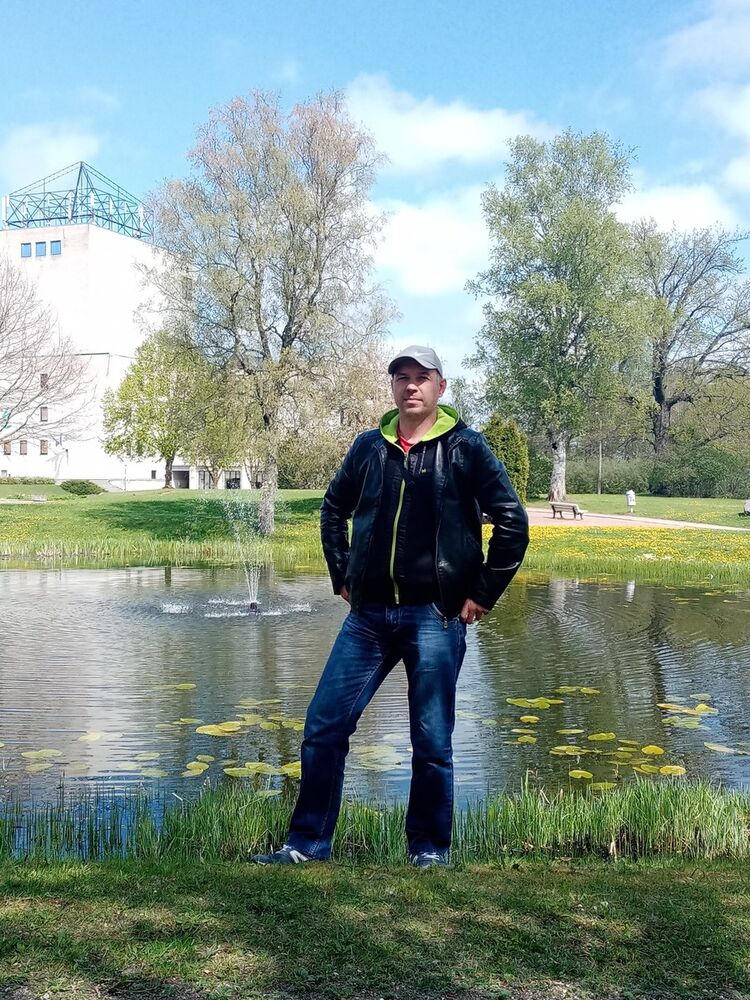  ,   Ruslan, 49 ,   ,   , c 