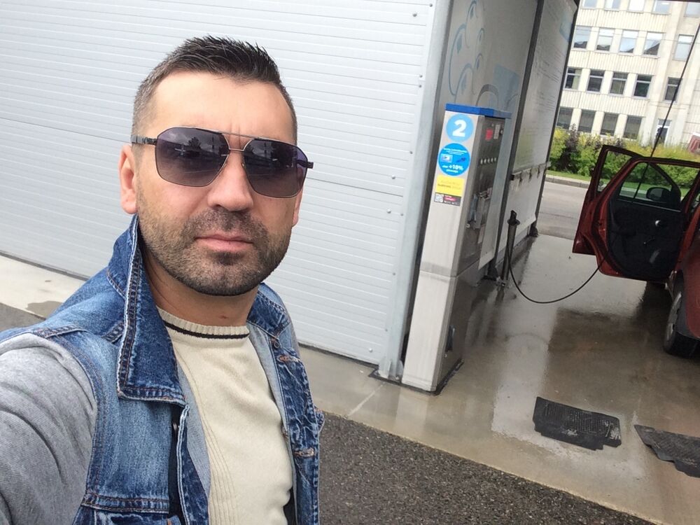  40322186  Rovshan, 42 ,    