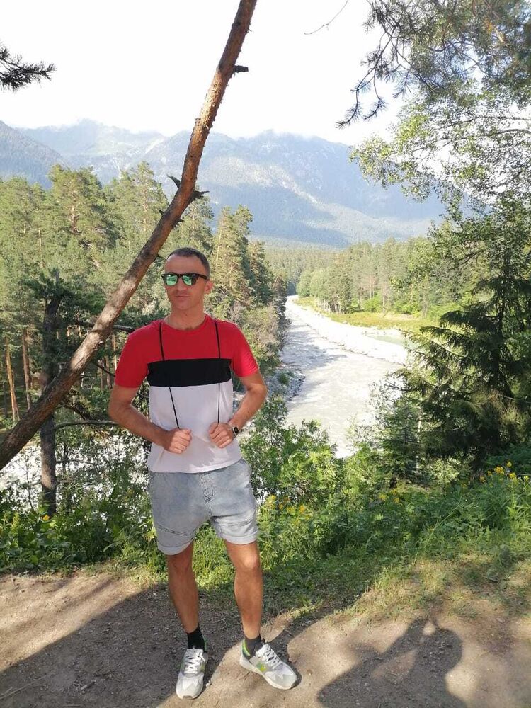  52085506  Anton, 37 ,    