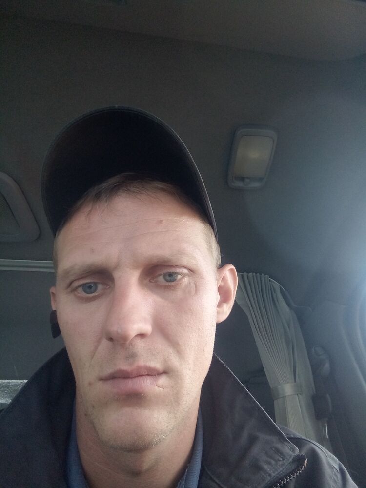  29807126  Ivan, 38 ,    