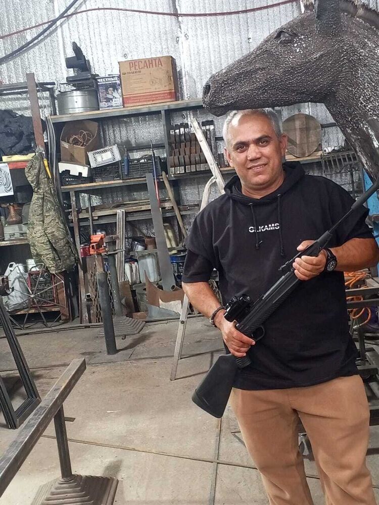  ,   Vartan, 48 ,   ,   , c 