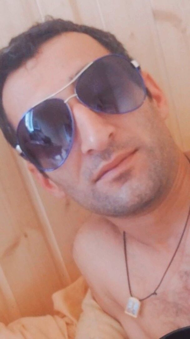  14502586  Davit, 37 ,    