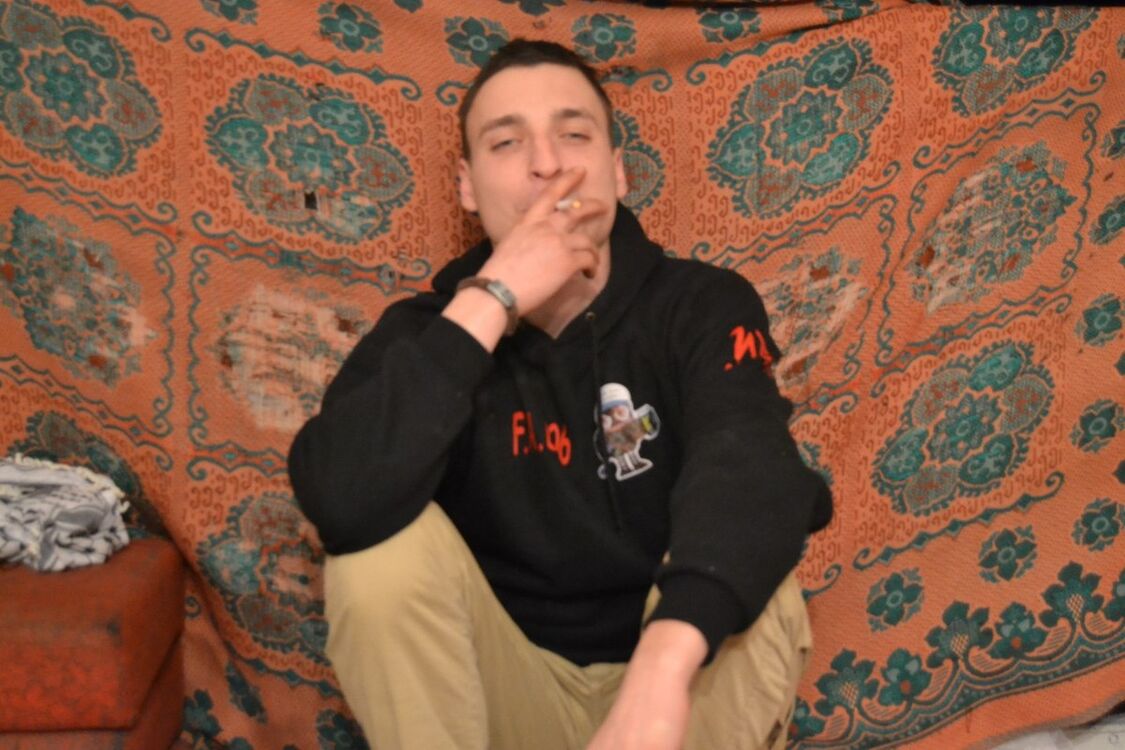  6920806  Artur, 33 ,    