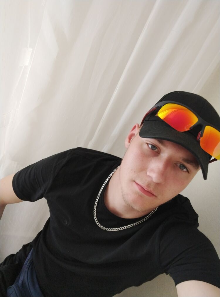  29837276  Tyomych, 24 ,    