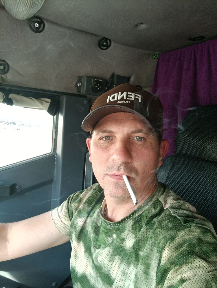  37167646  , 40 ,    