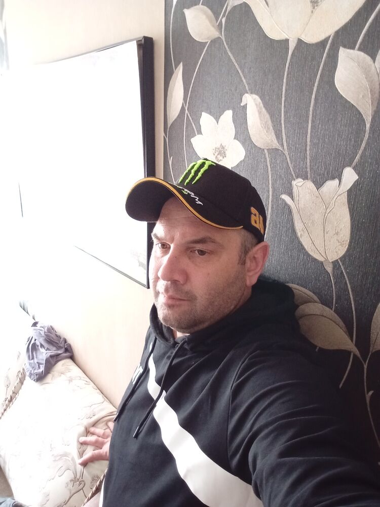  51203576  Vladimir, 39 ,    