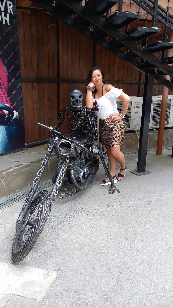  ,   Lisa, 41 ,   ,   
