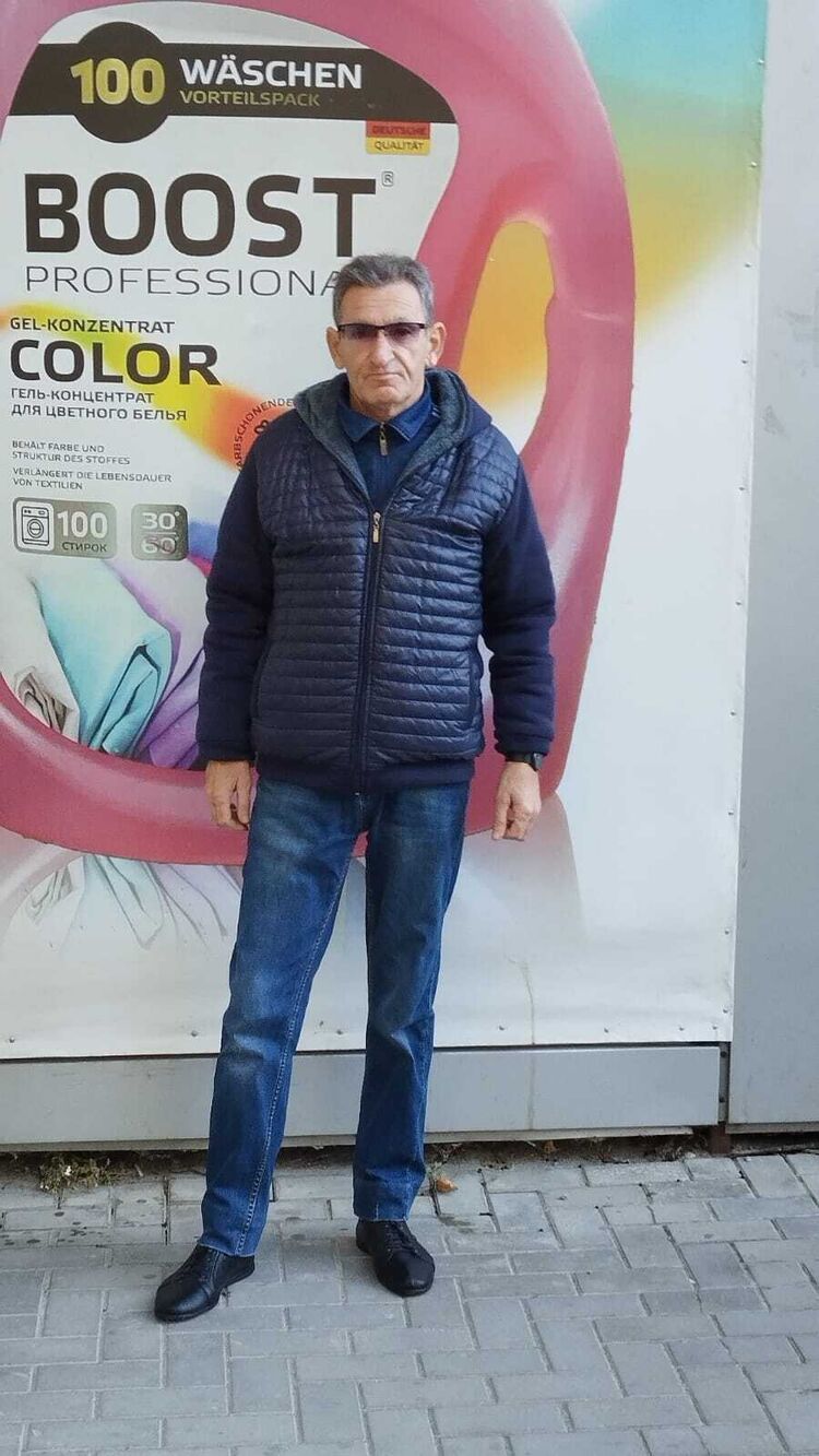 40502526  , 56 ,    