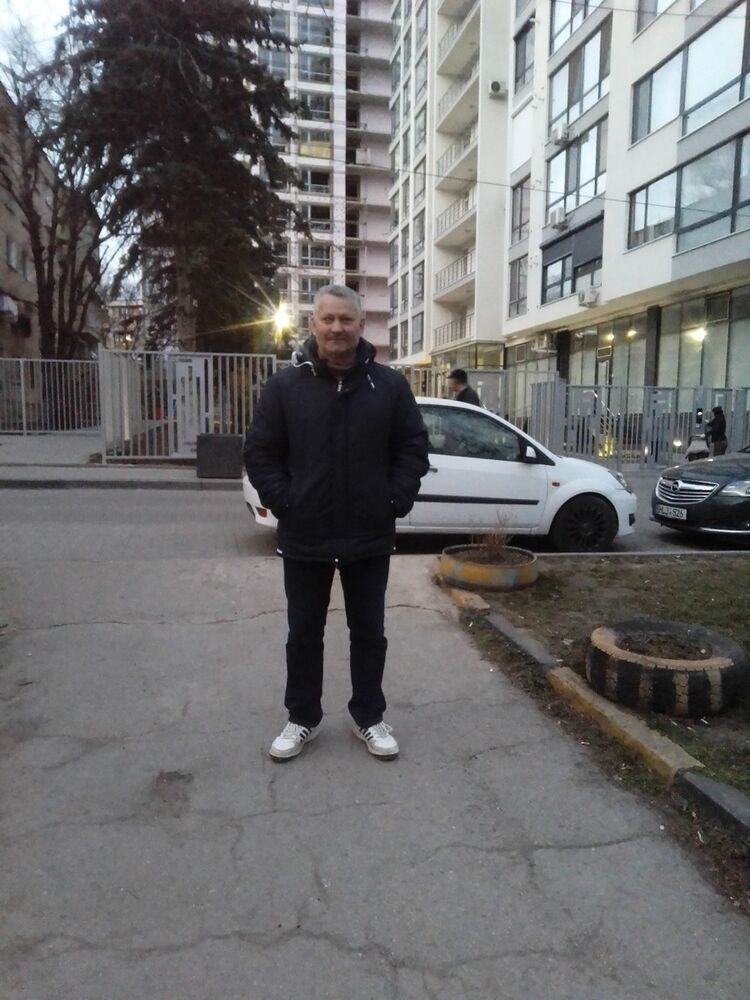  19217576  Gheorghe, 57 ,    