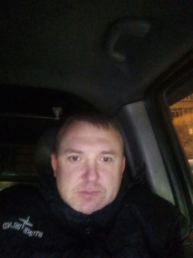  48697436  Aleks, 42 ,    