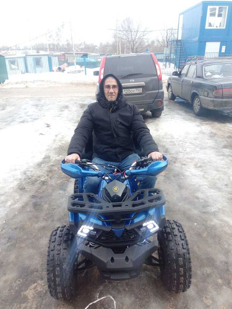  33144906  Arman, 41 ,    