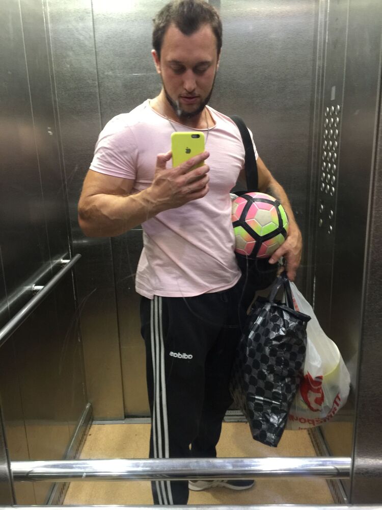  -,   Anton, 32 ,   ,   