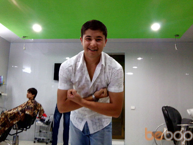  ,   Alex, 32 ,   