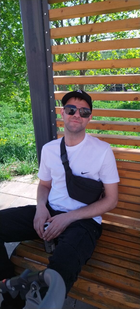  54005696  Ilya, 33 ,    