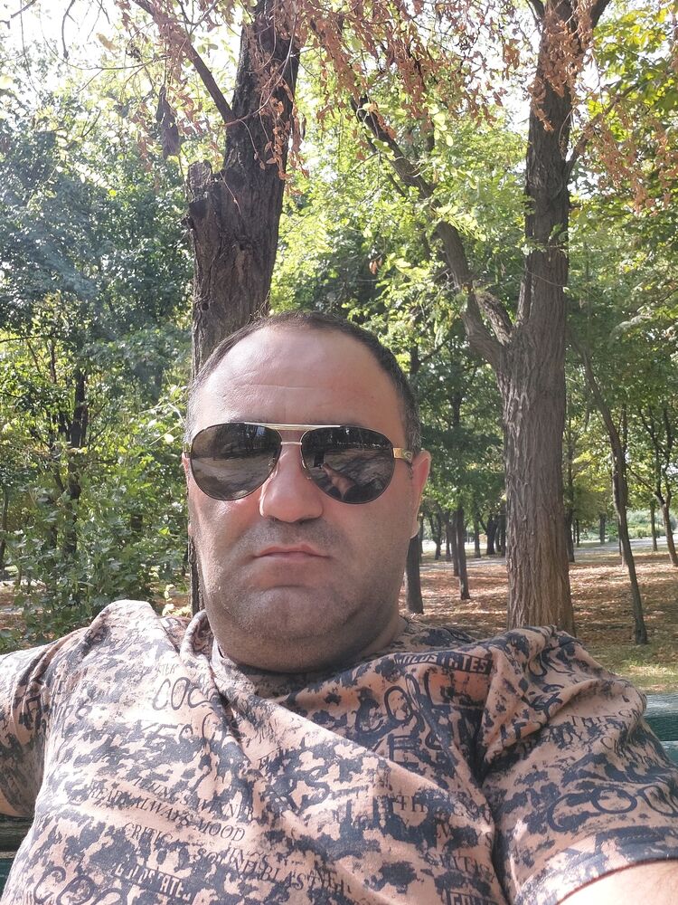  46804846  ZOHRAB, 37 ,    