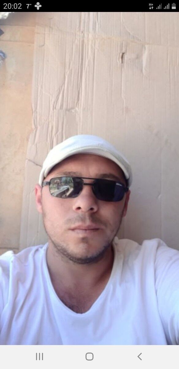  18320026  Alisher, 37 ,    