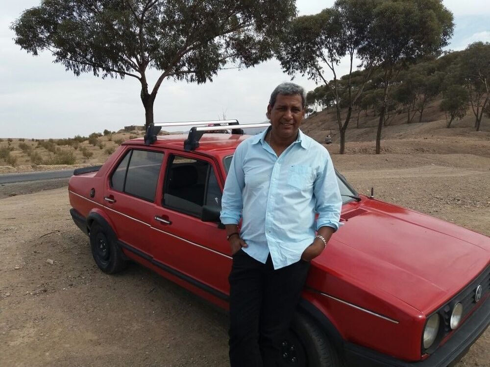  8534836  Adel, 54 ,    