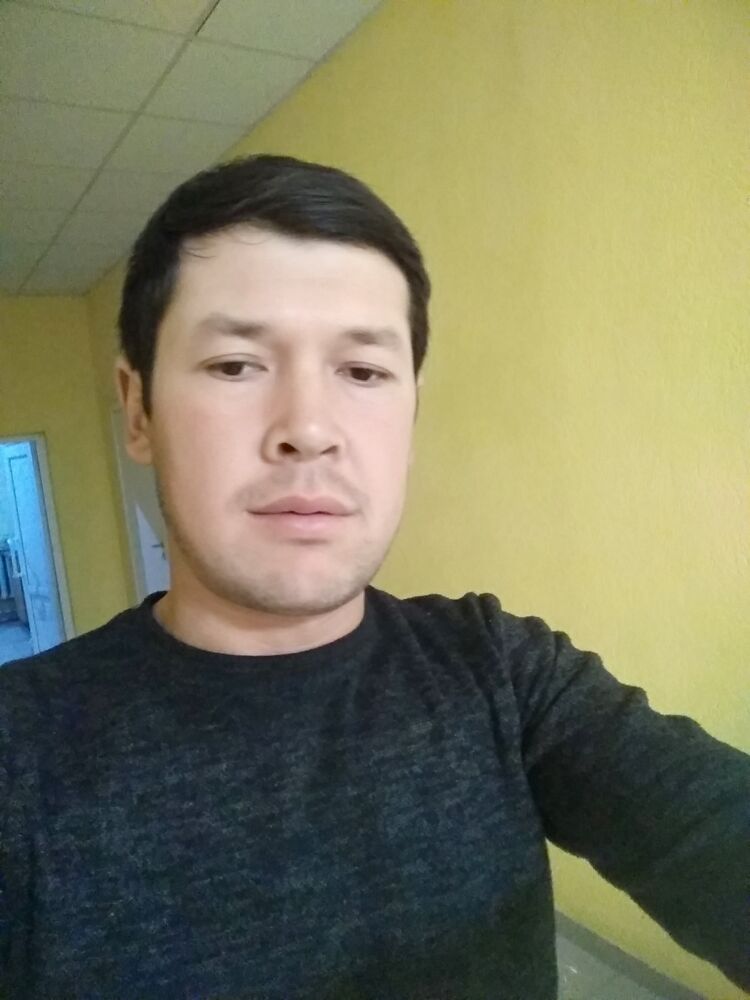  24791776  Elbek, 31 ,    