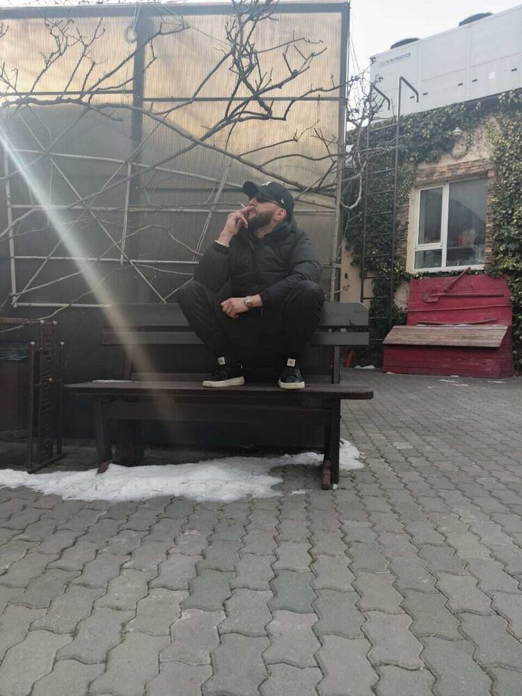  ,   Anton, 35 ,   ,   , c 