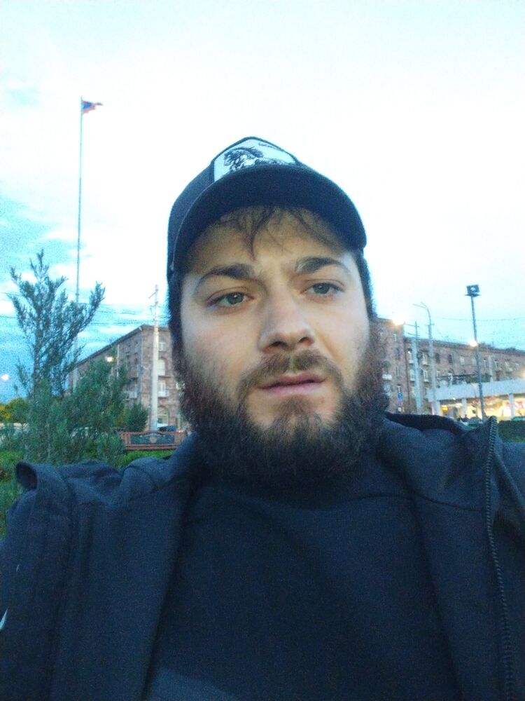  52931256  VOVCHIK, 30 ,    