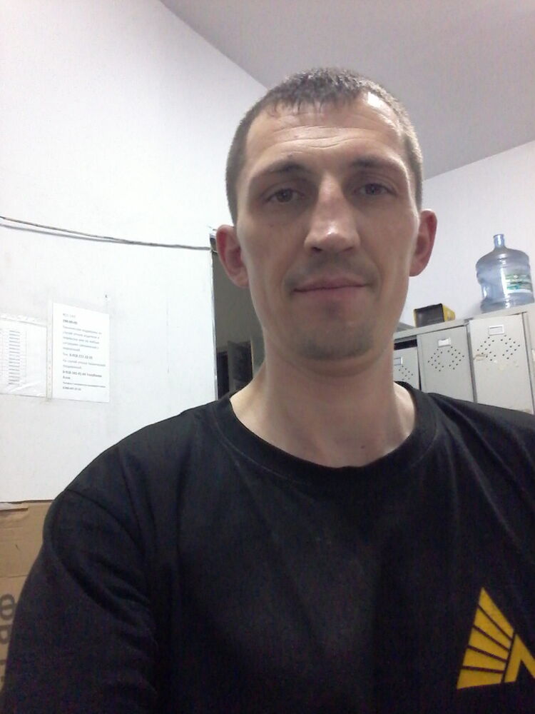  9807656  Denis, 43 ,    