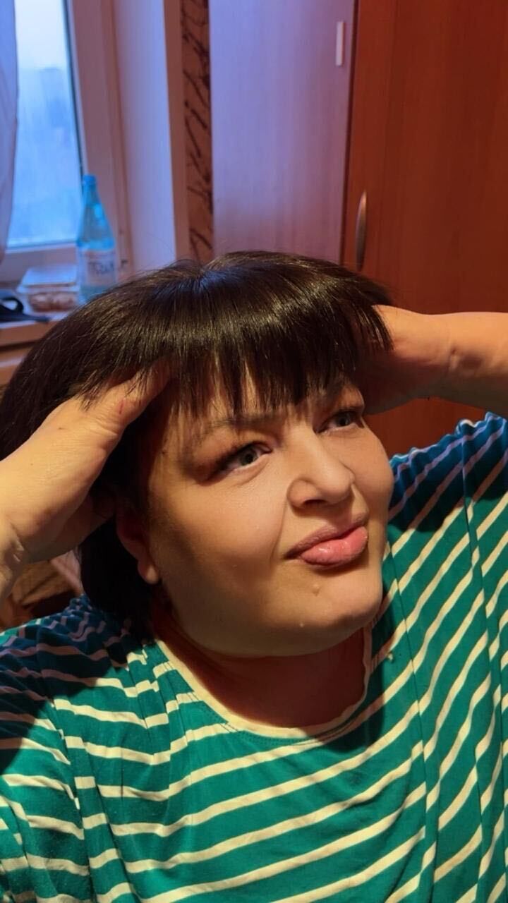  42696086  Lara, 56 ,    