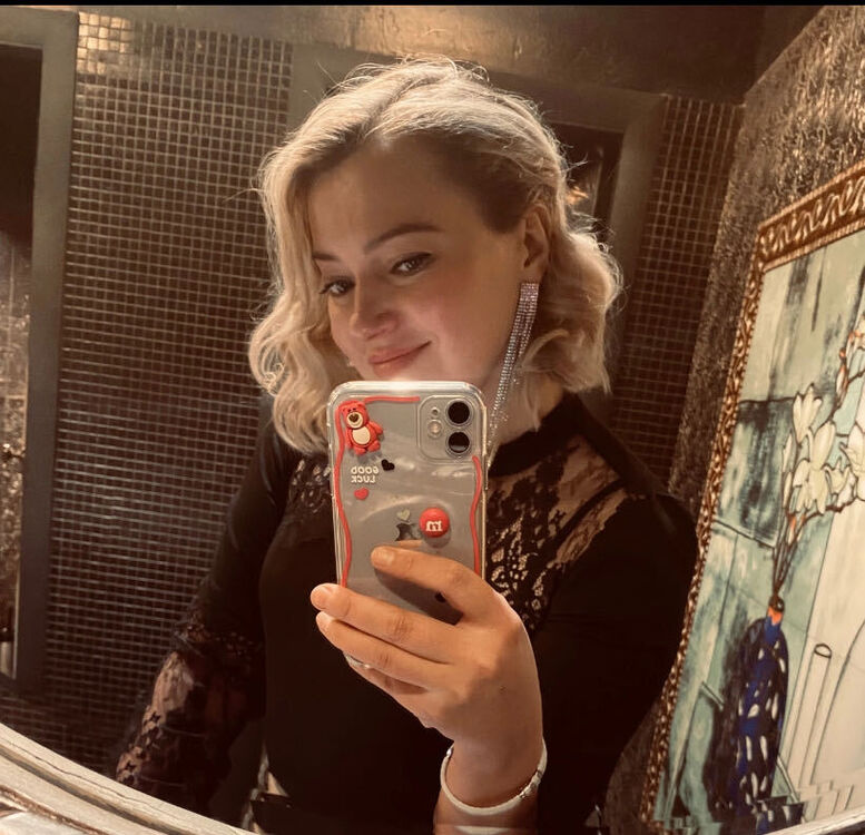  44043116  Natalia, 39 ,    Canary Wharf