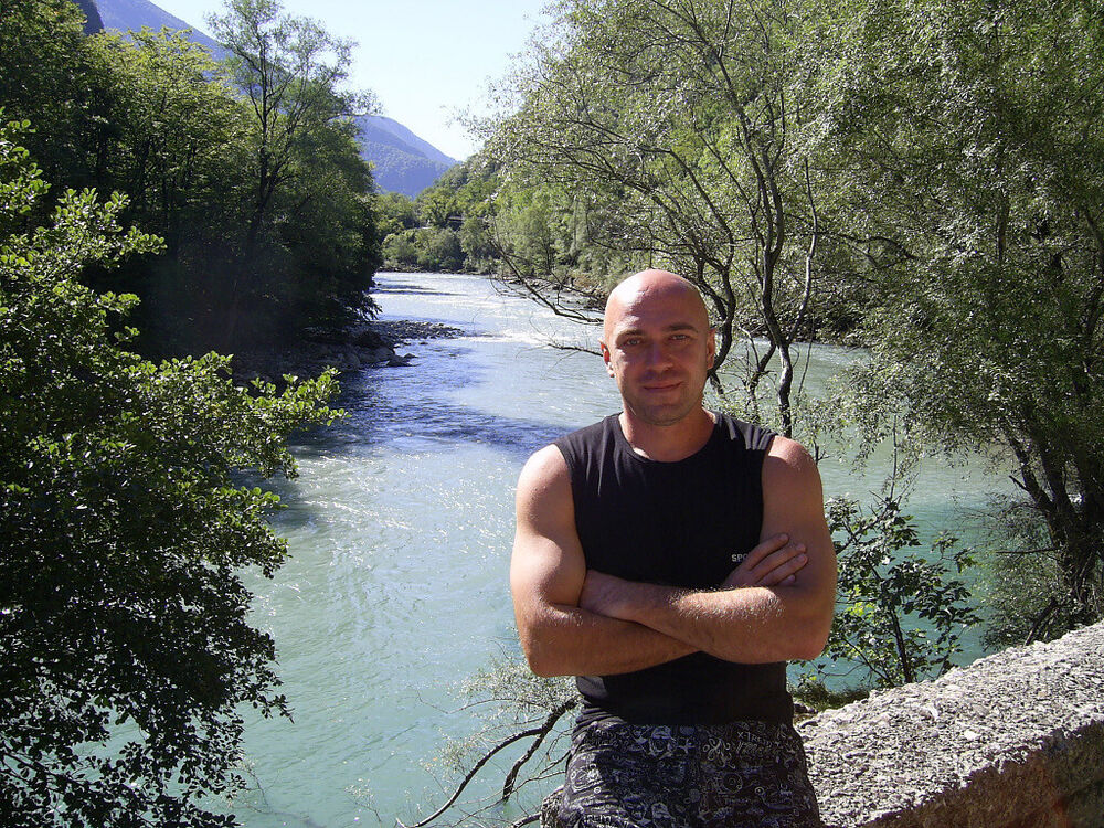  21918236  Alex, 44 ,     
