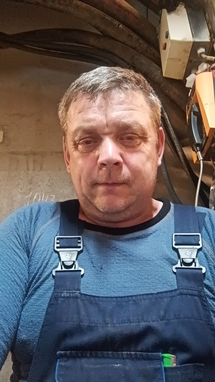  52685996  , 51 ,    