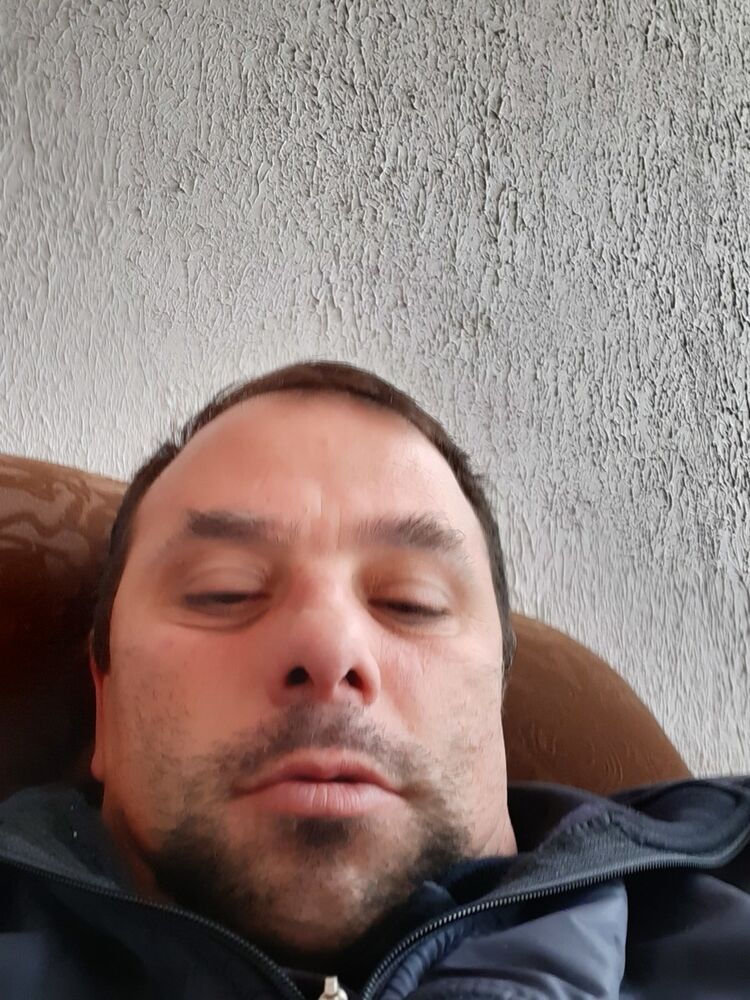  18647626  Karen, 39 ,    
