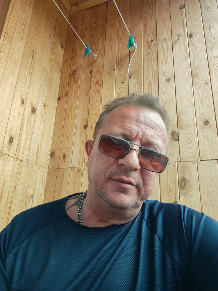  53200686  Rey, 52 ,    
