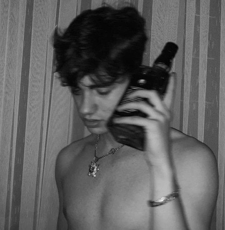  30777306  NIKA, 28 ,    