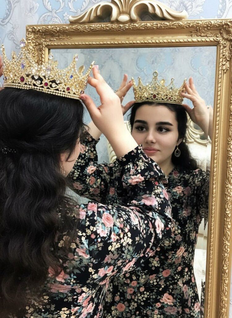  54112876  Alena, 18 ,    