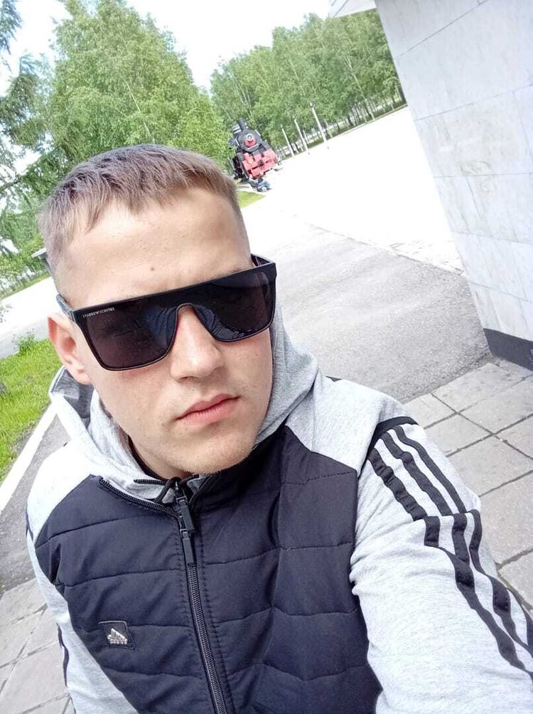  41002796  , 22 ,    
