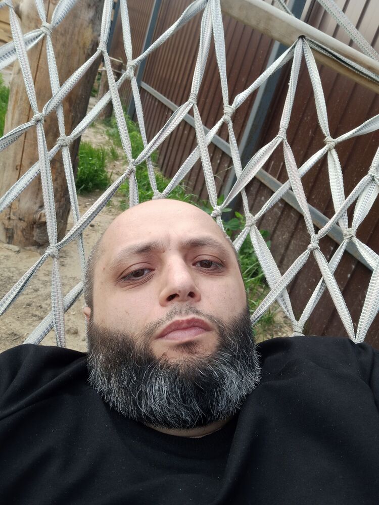 39672756  Zaur, 39 ,    