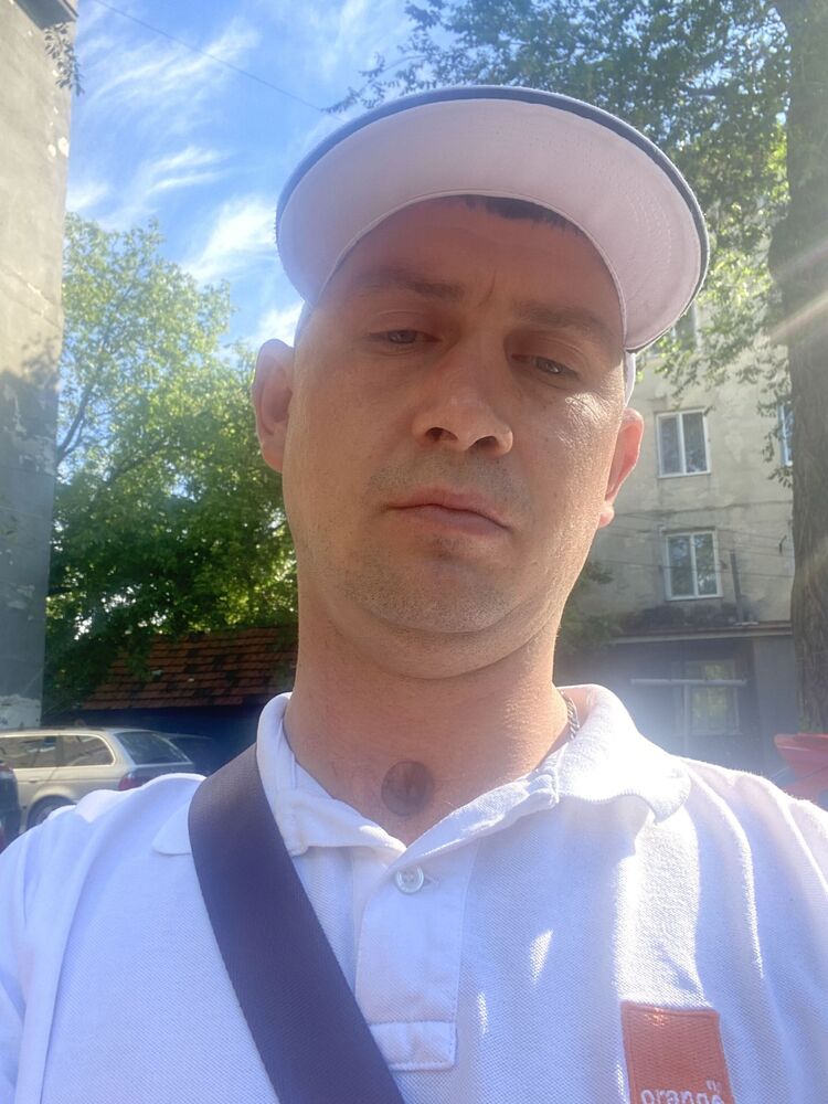  ,   Serghei, 32 ,   ,   , c 