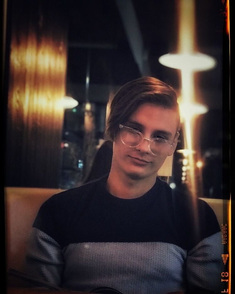  ,   Stas, 24 ,   