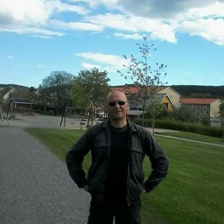  11298956  Konstantin, 57 ,    