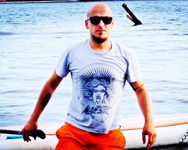  54640746  Max, 38 ,    -