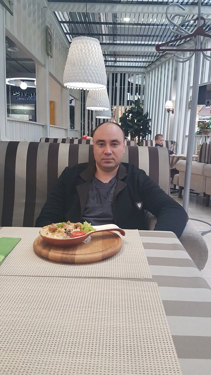  9322336  Oleg, 52 ,    