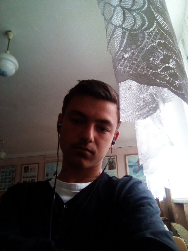  ,   Sasha, 24 ,   