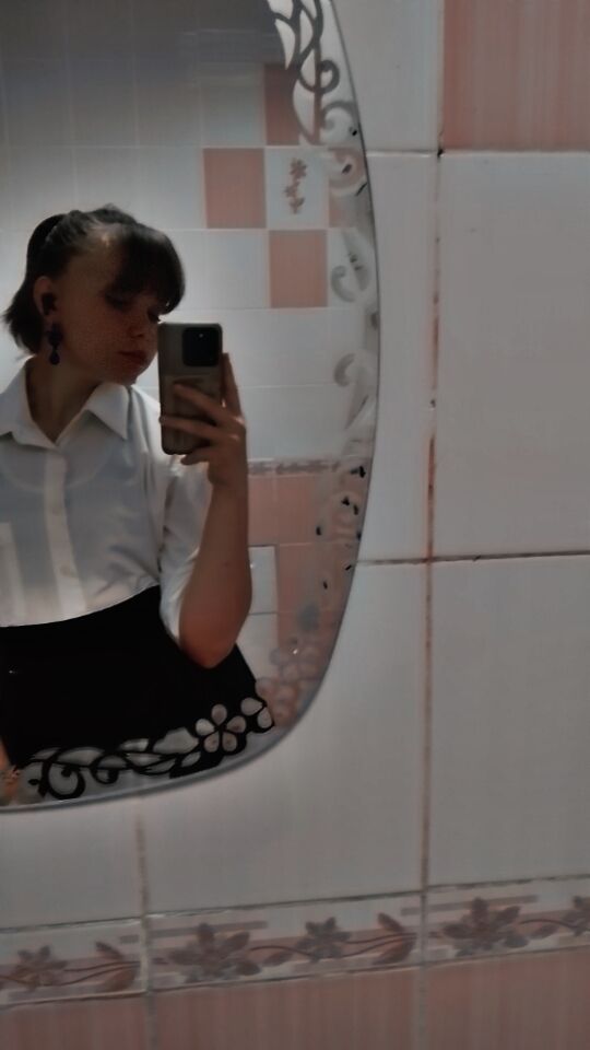 ,   Alexandra, 21 ,   , 