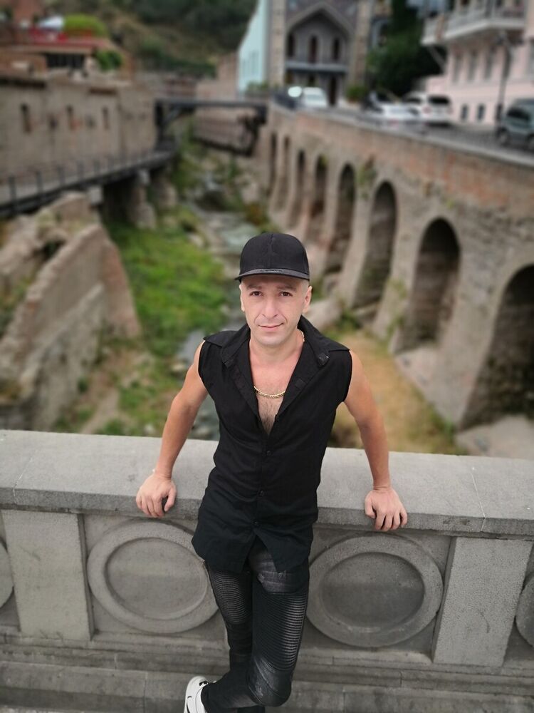  ,   David, 41 ,   ,   , c , 