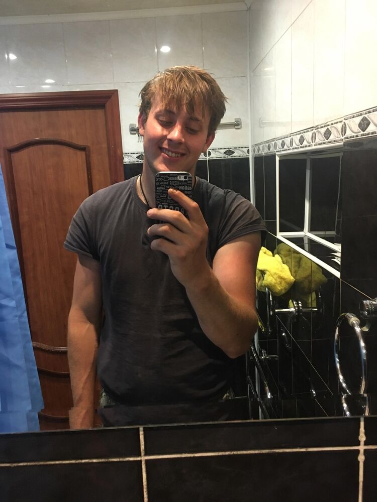  54744696  Dela, 24 ,    